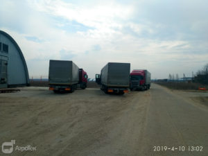 Unloading of Merlin M2 Robots